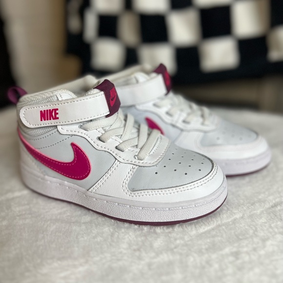 Girls size 9 Nike high top - Picture 3 of 6